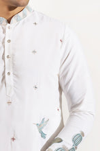 Load image into Gallery viewer, Off White Embroidered Kurta Set