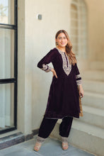Load image into Gallery viewer, Zyra - Short Kurta with Salwar