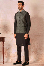 Load image into Gallery viewer, Silver Embroidered Linen Kurta Bundi Set