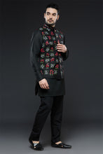 Load image into Gallery viewer, Black Handpainted Vest Set