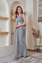 Load image into Gallery viewer, SCALLOP CUTOUT DORI BORDER SAREE