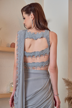 Load image into Gallery viewer, SCALLOP CUTOUT DORI BORDER SAREE