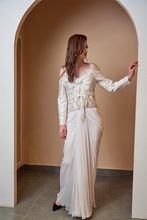 Load image into Gallery viewer, NALKI MOTIF WHITE OFF SHOULDER JACKET SAREE