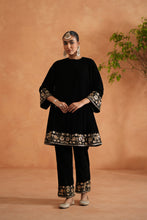 Load image into Gallery viewer, Black velvet embroidered tunic and pants