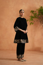 Load image into Gallery viewer, Black velvet embroidered tunic and pants