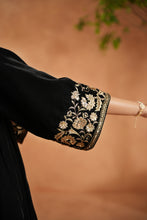 Load image into Gallery viewer, Black velvet embroidered tunic and pants