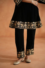 Load image into Gallery viewer, Black velvet embroidered tunic and pants