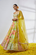 Load image into Gallery viewer, Sumaira Lehanga Set