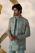 Load image into Gallery viewer, Chateau Delight short jacket