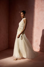 Load image into Gallery viewer, IVORY PLEATED SKIRT AND HALTER SET