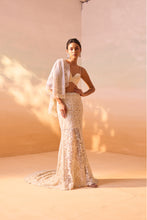Load image into Gallery viewer, IVORY TRAIL SKIRT WITH PLEATED CROPTOP AND VEIL