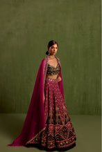 Load image into Gallery viewer, majenta lehenga set