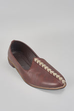 Load image into Gallery viewer, Brown Embroidered Juttis