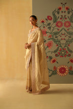 Load image into Gallery viewer, SARAA Saree & Blouse