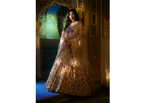 Load image into Gallery viewer, Gold Three-Dimension