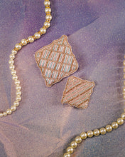 Load image into Gallery viewer, Leaf Metal Kalgi