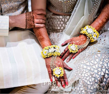 Load image into Gallery viewer, Yellow Floral Jewellery Set (Wbte3Ch-04)