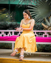 Load image into Gallery viewer, Ivory Floral Jewellery Set (Sstjha-04)