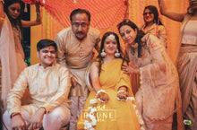 Load image into Gallery viewer, Ivory Floral Jewellery Set (Sstjhk-04)