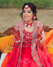 Load image into Gallery viewer, Red And White Floral Jewellery Set (Wbtek3Ch-04)