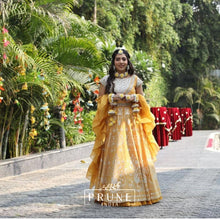 Load image into Gallery viewer, Yellow And White Floral Jewellery Set (Wbtde3Chk-04)