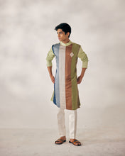 Load image into Gallery viewer, Medley