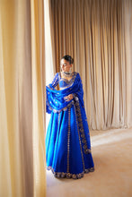 Load image into Gallery viewer, Royal Blue Big Flower Linear Lehenga Set