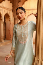 Load image into Gallery viewer, Short kurta with salwar
