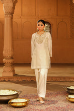 Load image into Gallery viewer, Short kurta with salwar
