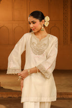 Load image into Gallery viewer, Short kurta with salwar
