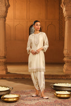 Load image into Gallery viewer, Short kurta with dhoti
