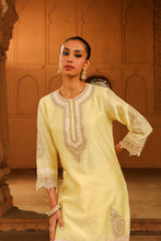 Load image into Gallery viewer, Short kurta with dhoti

