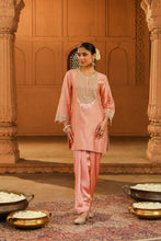 Load image into Gallery viewer, Short kurta with salwar
