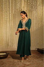 Load image into Gallery viewer, MYSHA - EMERALD GREEN

