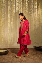 Load image into Gallery viewer, MEHER - HOT PINK
