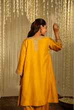 Load image into Gallery viewer, MEHNAAZ - GLAZE MUSTARD
