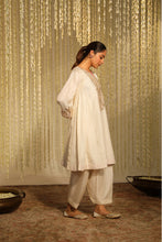 Load image into Gallery viewer, MEHER - DAISY IVORY
