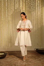 Load image into Gallery viewer, MEHER - DAISY IVORY
