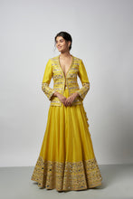 Load image into Gallery viewer, Omaira Lehenga set

