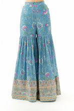 Load image into Gallery viewer, Dhvanika Halter Set
