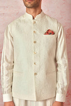 Load image into Gallery viewer, Off-White Quilted Shloka Embroidery Bundi with pintuck kurta
