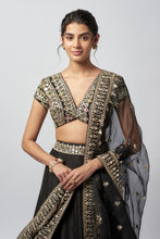 Load image into Gallery viewer, Maanyata Lehenga Set

