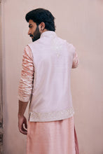 Load image into Gallery viewer, Kashmiri Embroidery Traditional Design Bundi Set
