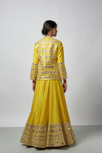 Load image into Gallery viewer, Omaira Lehenga set
