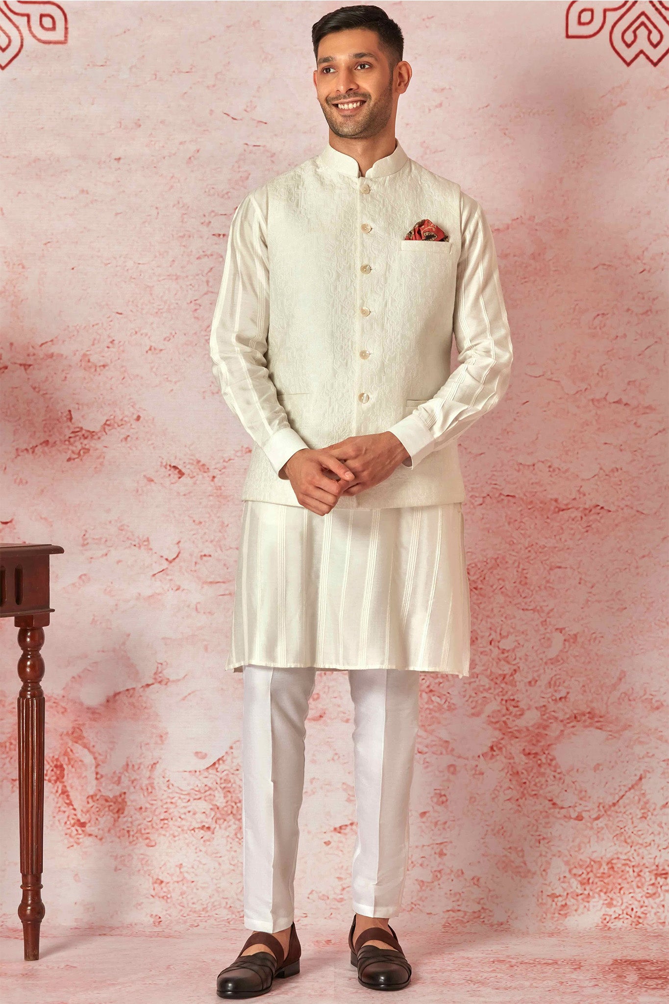 Off-White Quilted Shloka Embroidery Bundi with pintuck kurta
