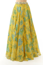 Load image into Gallery viewer, Vandana Lehenga Set
