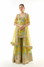 Load image into Gallery viewer, Dhvanika Halter Set
