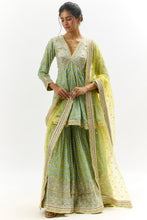 Load image into Gallery viewer, Tanvi Peplum Set
