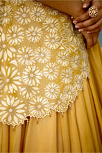 Load image into Gallery viewer, Marigold Muse
