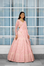 Load image into Gallery viewer, Blush blossom
